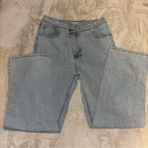 Forever21 Light wash boyfriend jeans criss cross